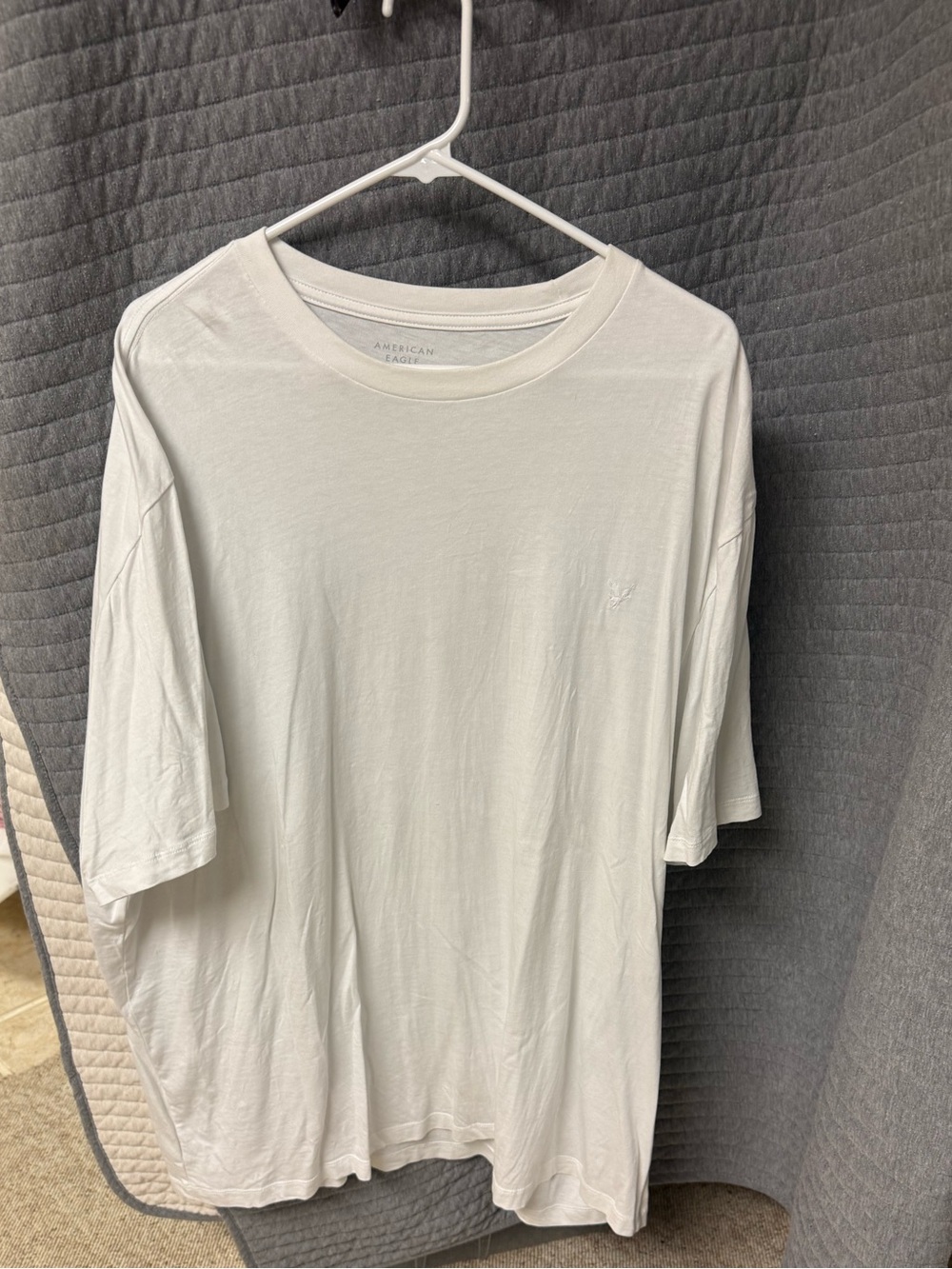 American Eagle Outfitters White Short Sleeve Crew T-Shirt